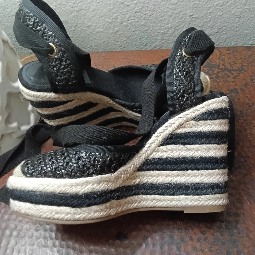 H&M Sz. 6 Black/Cream Striped Wedge-Heeled Espadrilles